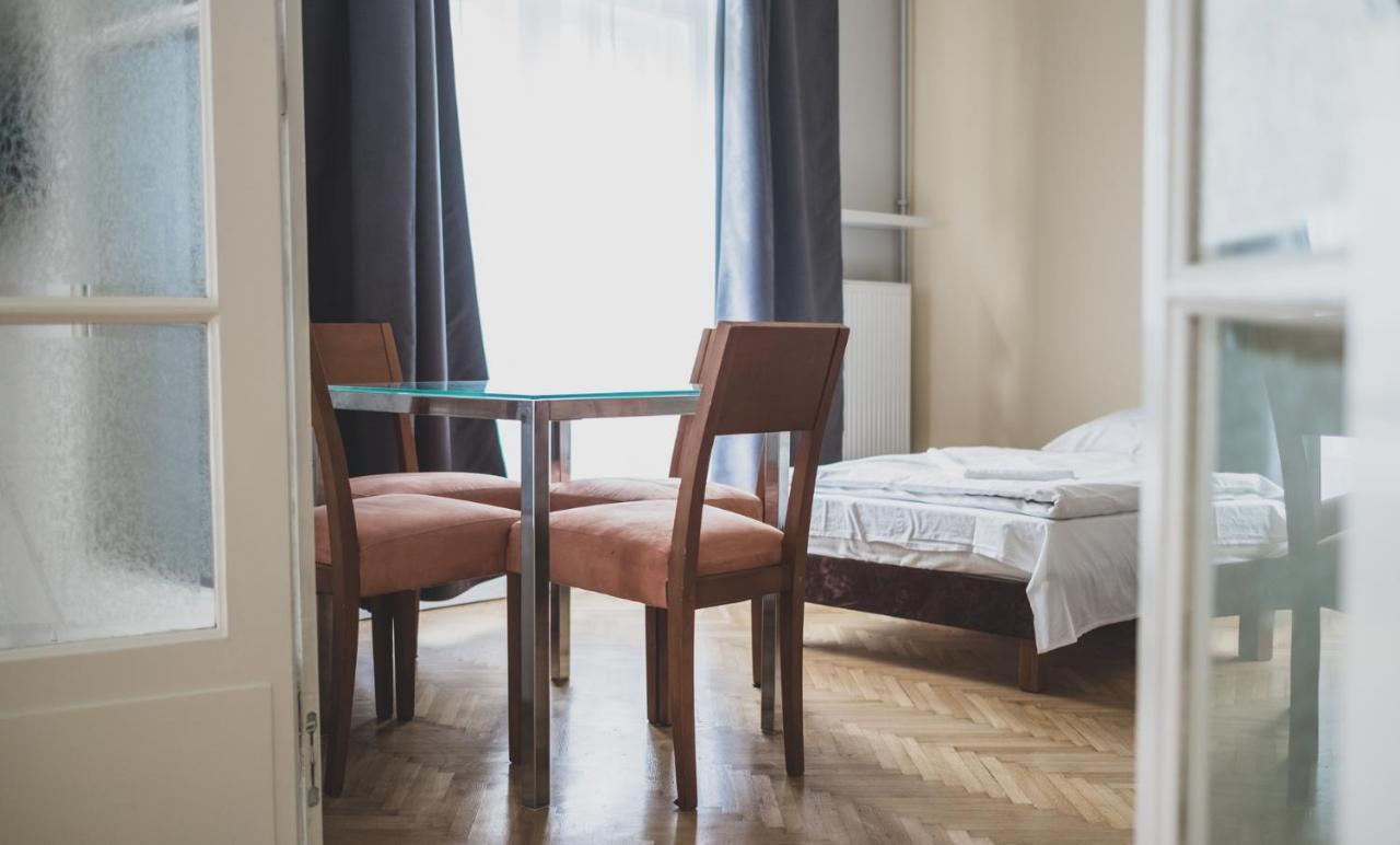 Cybulskiego Guest Rooms Краків Екстер'єр фото